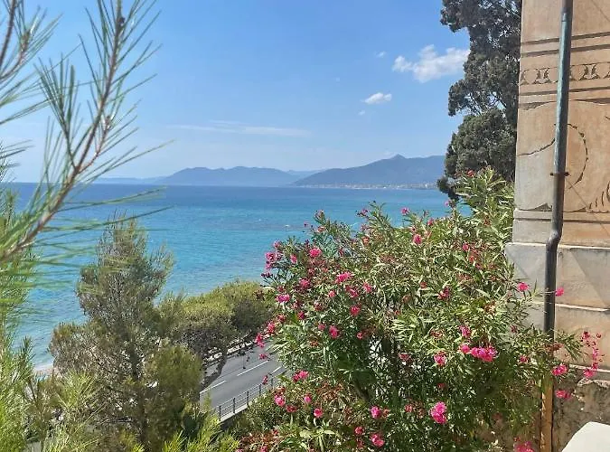 Villino Saraceno Rostain Bed & Breakfast 4*